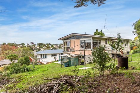 Photo of property in 59 Totaravale Drive, Totara Vale, Auckland, 0629