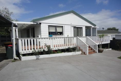 Photo of property in 1/13 Kirklow Place, Goodwood Heights, Auckland, 2105