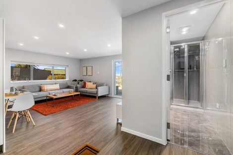 Photo of property in 27 High Road, Glenfield, Auckland, 0629