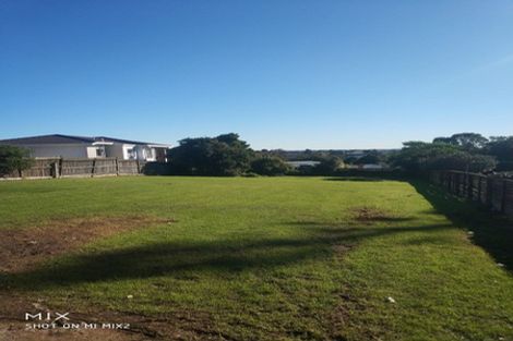 Photo of property in 63 Golf Road, New Lynn, Auckland, 0600