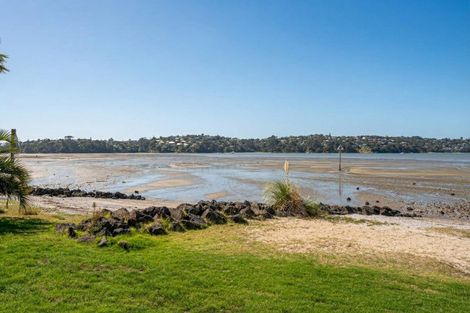 Photo of property in 4 Tiller Street, Hobsonville, 0616