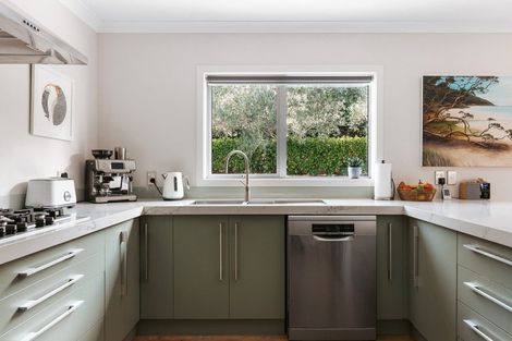 Photo of property in 16 Kayelene Place, Omokoroa, 3114