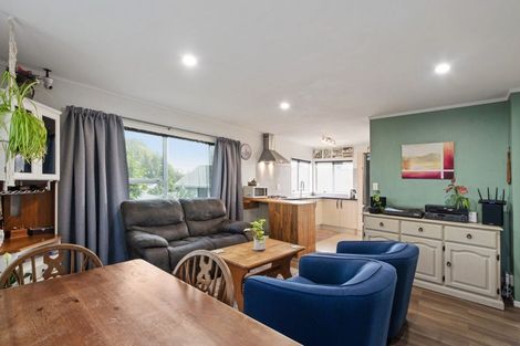 Photo of property in 4 Cross Street, Papakura, 2110