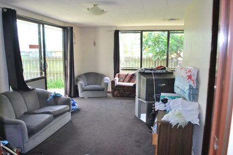 Photo of property in 1/444 Swanson Road, Ranui, Auckland, 0612