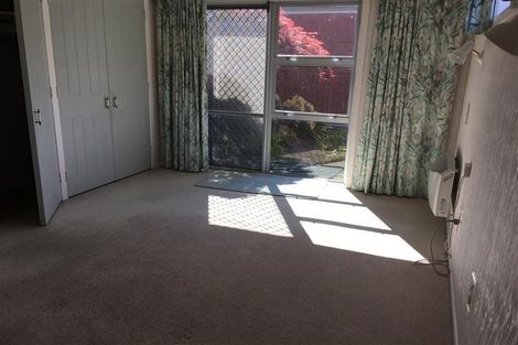 Photo of property in 10 Cumberland Street, Merrilands, New Plymouth, 4312