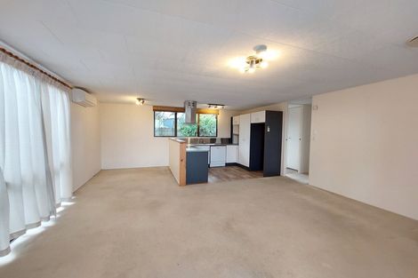 Photo of property in 2/21 Sarajevo Place, Massey, Auckland, 0614