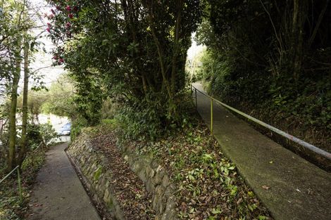 Photo of property in 32 Adderley Terrace, Ravensbourne, Dunedin, 9022