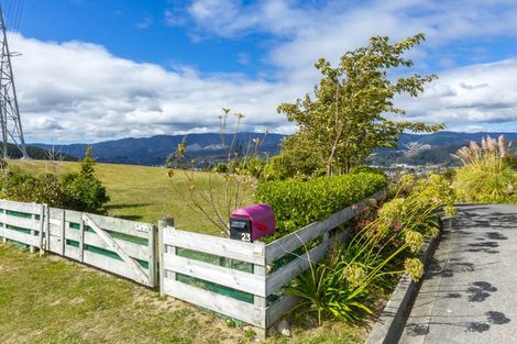Photo of property in 23 Percy Kinsman Crescent, Riverstone Terraces, Upper Hutt, 5018