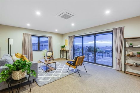 Photo of property in 9 Glenorchy Way, Aotea, Porirua, 5024