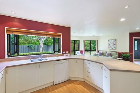 Photo of property in 10 Tararua Crescent, Otaki, 5512