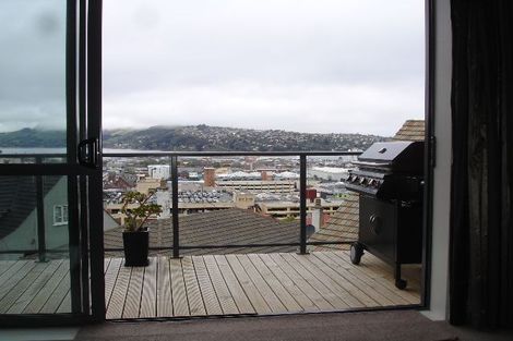 Photo of property in 3d Royal Terrace, Dunedin Central, Dunedin, 9016