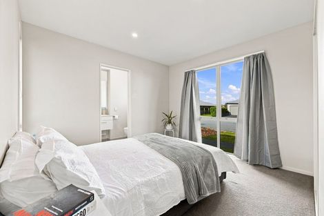 Photo of property in 8 Caulfield Avenue, Halswell, Christchurch, 8025