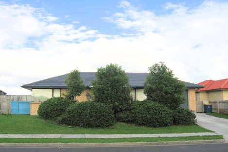 Photo of property in 23 Woodbank Drive, Glen Eden, Auckland, 0602