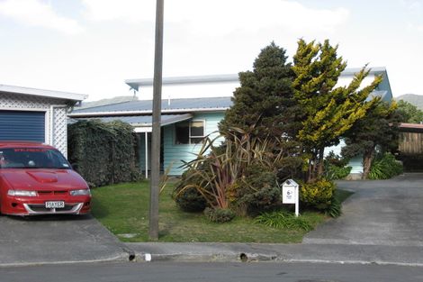 Photo of property in 6b Ely Grove, Wainuiomata, Lower Hutt, 5014