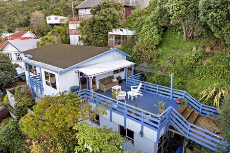 Photo of property in 140a Queens Drive, Lyall Bay, Wellington, 6022