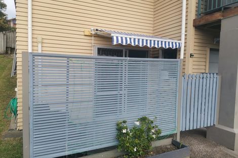 Photo of property in 10c Earl Road, Titirangi, Auckland, 0604