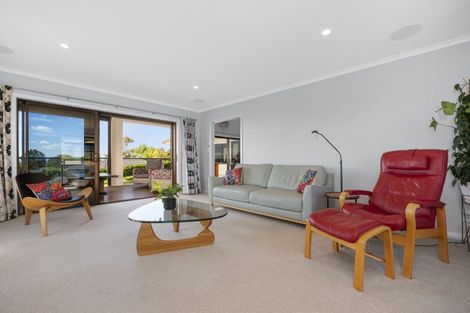Photo of property in 1 Holcombrooke Lane, Welcome Bay, Tauranga, 3175