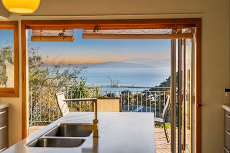 Photo of property in 28 Ngaumatau Road, Point Howard, Lower Hutt, 5013