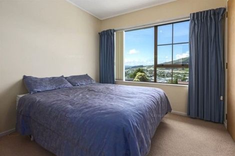 Photo of property in 2 Saint Aidans Way, Tawa, Wellington, 5028
