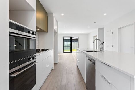 Photo of property in 31 Parkmore Drive, Rosehill, Papakura, 2113