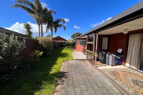 Photo of property in 26 Settlers Grove, Orewa, 0931