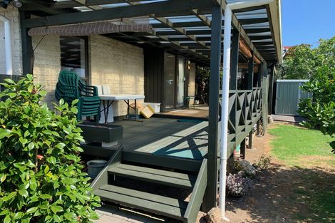 Photo of property in 2/121 Prince Regent Drive, Half Moon Bay, Auckland, 2012