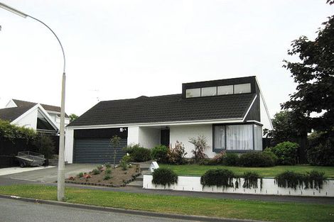 Photo of property in 31 Colina Street, Avonhead, Christchurch, 8042