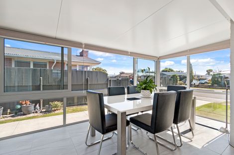 Photo of property in 9 Camelia Place, Islington, Christchurch, 8042