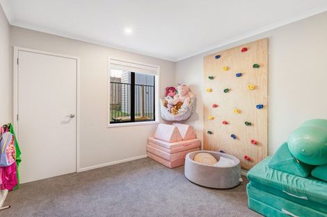 Photo of property in 11 St Julia Court, Helensville, 0800