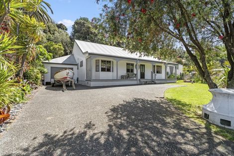 Photo of property in 31 Matauwhi Road, Russell, 0202