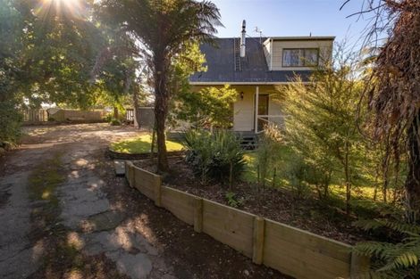 Photo of property in 28 Castle Street, Eltham, 4322