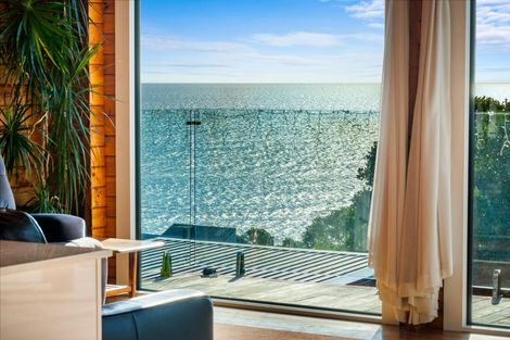 Photo of property in 3 Edwin Mitchelson Road, Muriwai, Waimauku, 0881