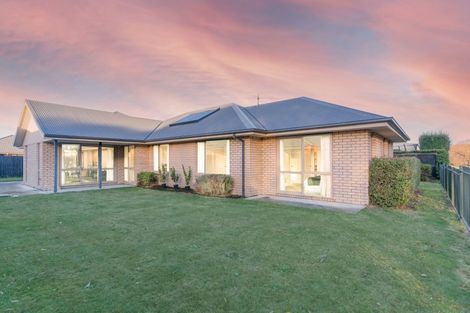 Photo of property in 37 Somerville Crescent, Aidanfield, Christchurch, 8025