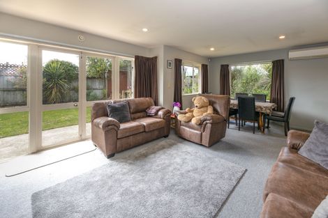 Photo of property in 142c Wainoni Road, Avondale, Christchurch, 8061