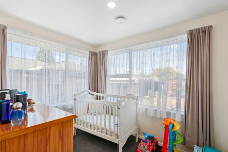 Photo of property in 9 Camelia Place, Islington, Christchurch, 8042