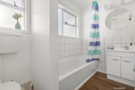 Photo of property in 1/165 Severn Street, Island Bay, Wellington, 6023