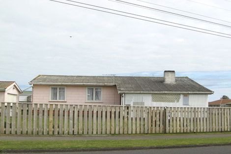 Photo of property in 51 Banks Street, Marfell, New Plymouth, 4310
