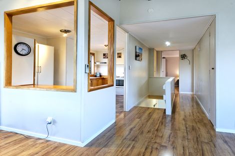 Photo of property in 218 Glengarry Road, Glen Eden, Auckland, 0602