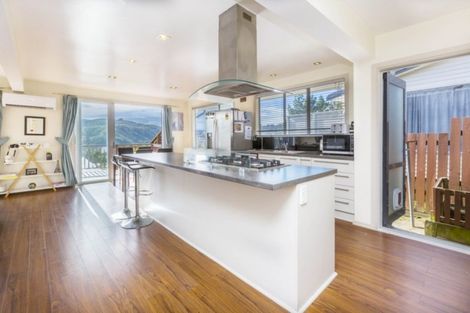 Photo of property in 17 Greenwich Grove, Stokes Valley, Lower Hutt, 5019