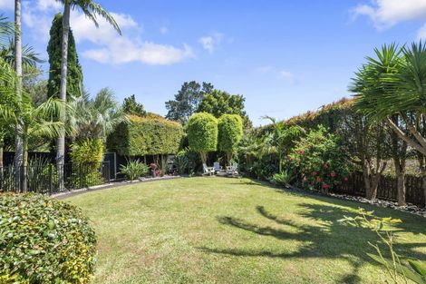 Photo of property in 12a Wainoni Heights, Greenhithe, Auckland, 0632