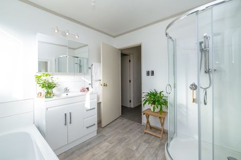 Photo of property in 19 Matahiwi Road, Matahiwi, Masterton, 5888