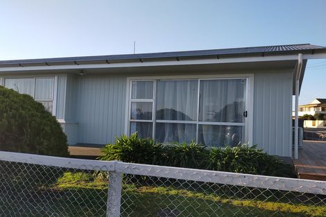 Photo of property in 16 Meeanee Quay, Westshore, Napier, 4110