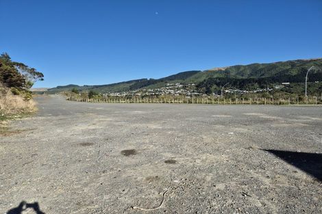 Photo of property in 11 Rangatira Road, Tawa, Wellington, 5028