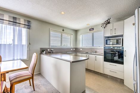 Photo of property in 12 Salmond Place, Dinsdale, Hamilton, 3204