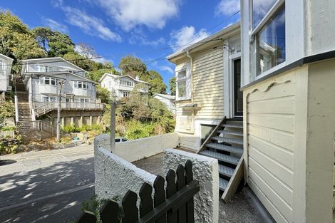 Photo of property in 21 Adams Terrace, Aro Valley, Wellington, 6021