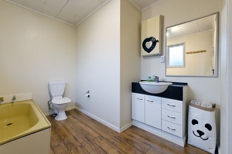 Photo of property in 218 Glengarry Road, Glen Eden, Auckland, 0602