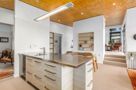 Photo of property in 6 Ferndale Drive, Waikanae, 5036