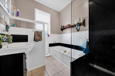 Photo of property in 29 Douglas Street, Hawera, 4610