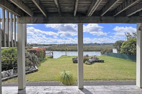 Photo of property in 10 The Terrace, Herald Island, Auckland, 0618