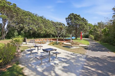 Photo of property in 5 Kawaroa Close, New Plymouth, 4310